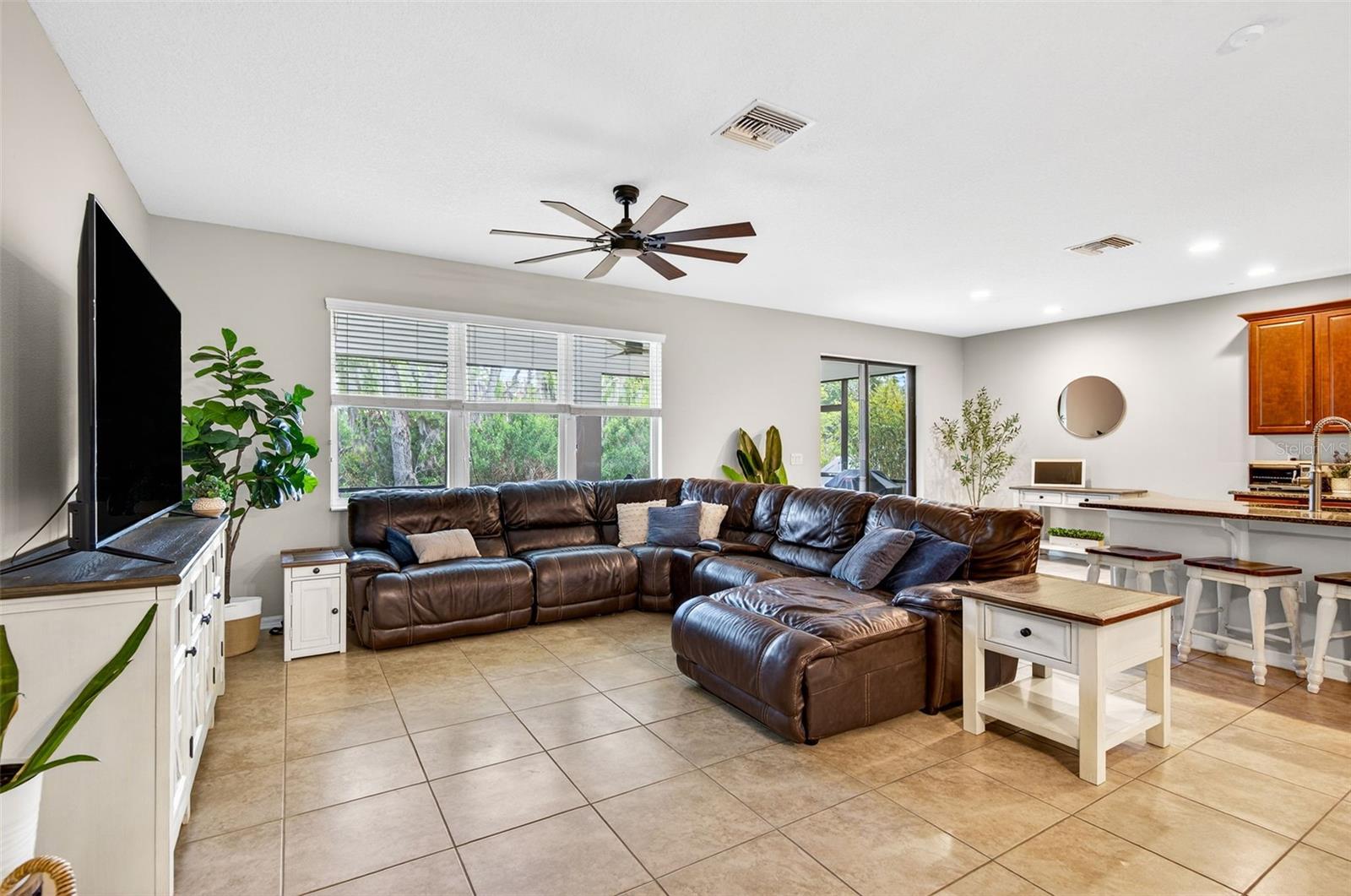 Image 15 of 47 For 8060 Roma Dune Drive