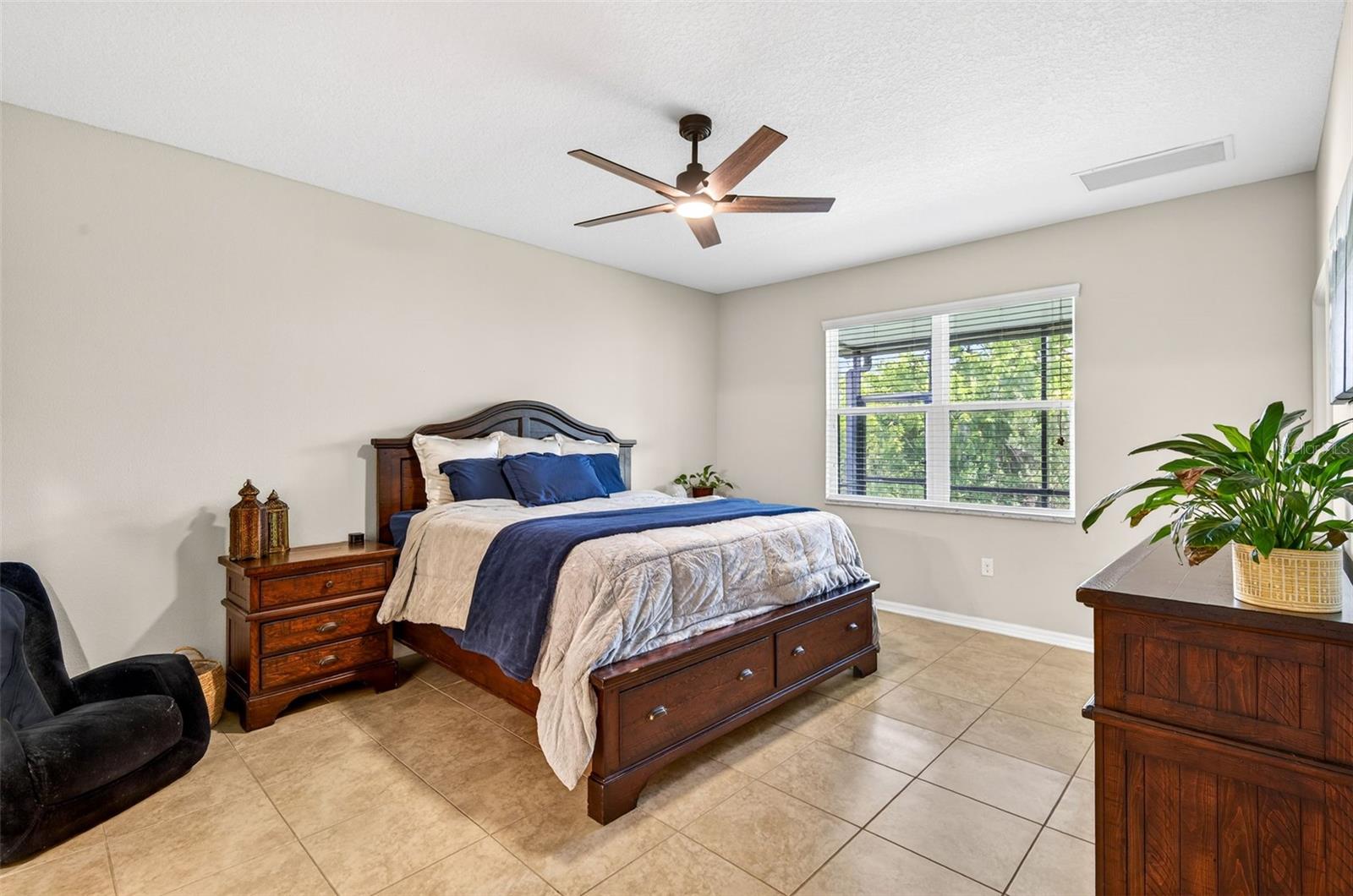 Image 17 of 47 For 8060 Roma Dune Drive