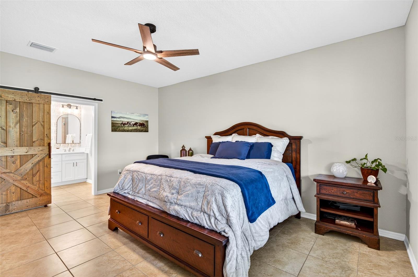 Image 18 of 47 For 8060 Roma Dune Drive