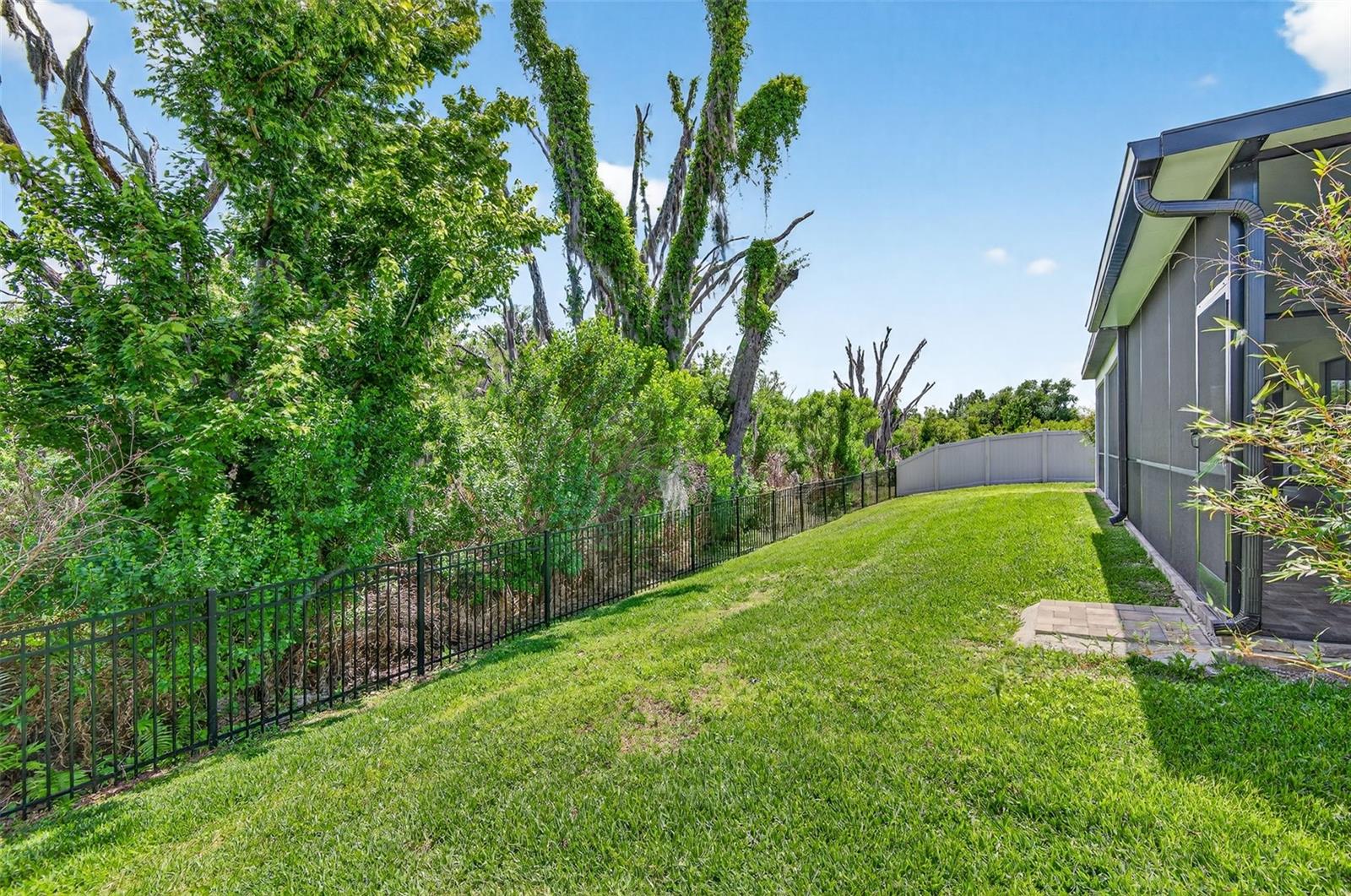 Image 36 of 47 For 8060 Roma Dune Drive