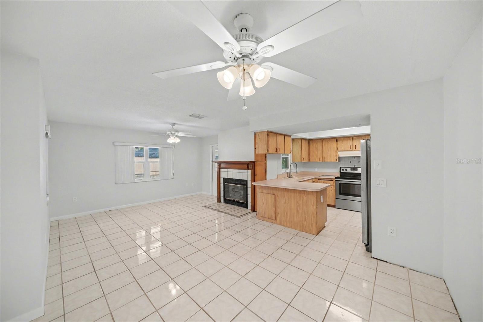 Listing photo id 9 for 113 Ruskin Avenue