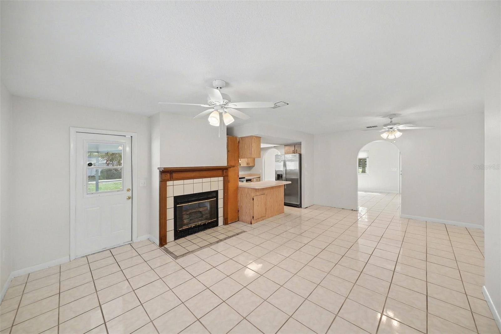 Listing photo id 10 for 113 Ruskin Avenue