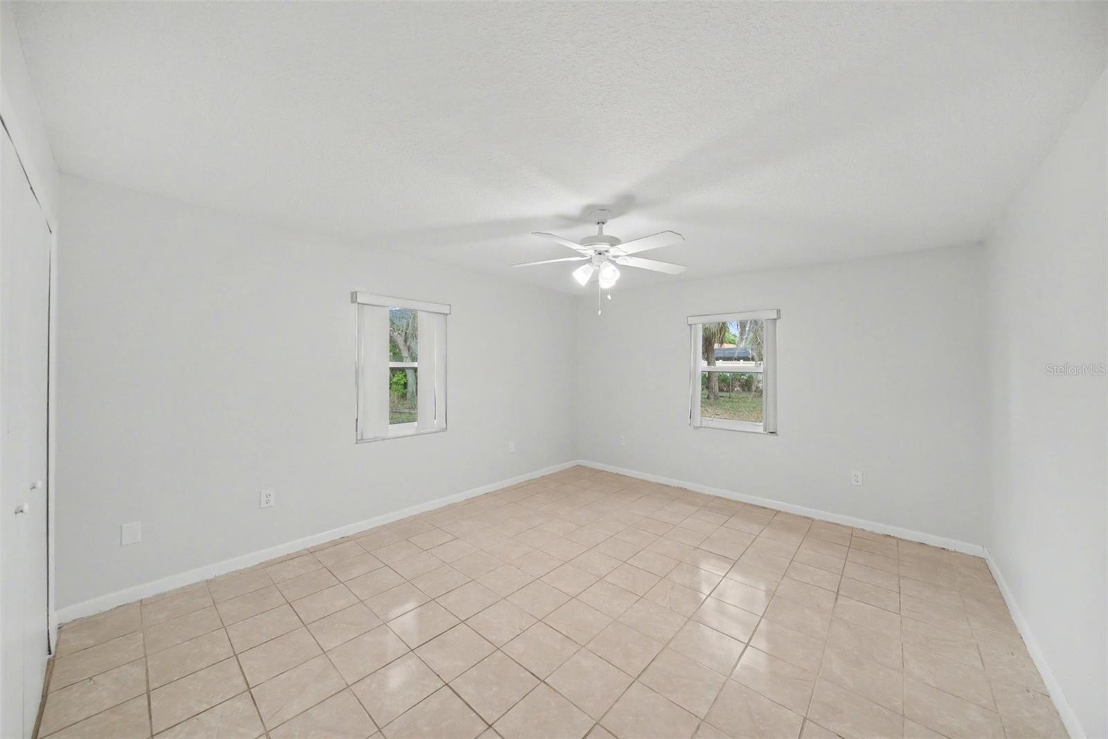 Listing photo id 13 for 113 Ruskin Avenue