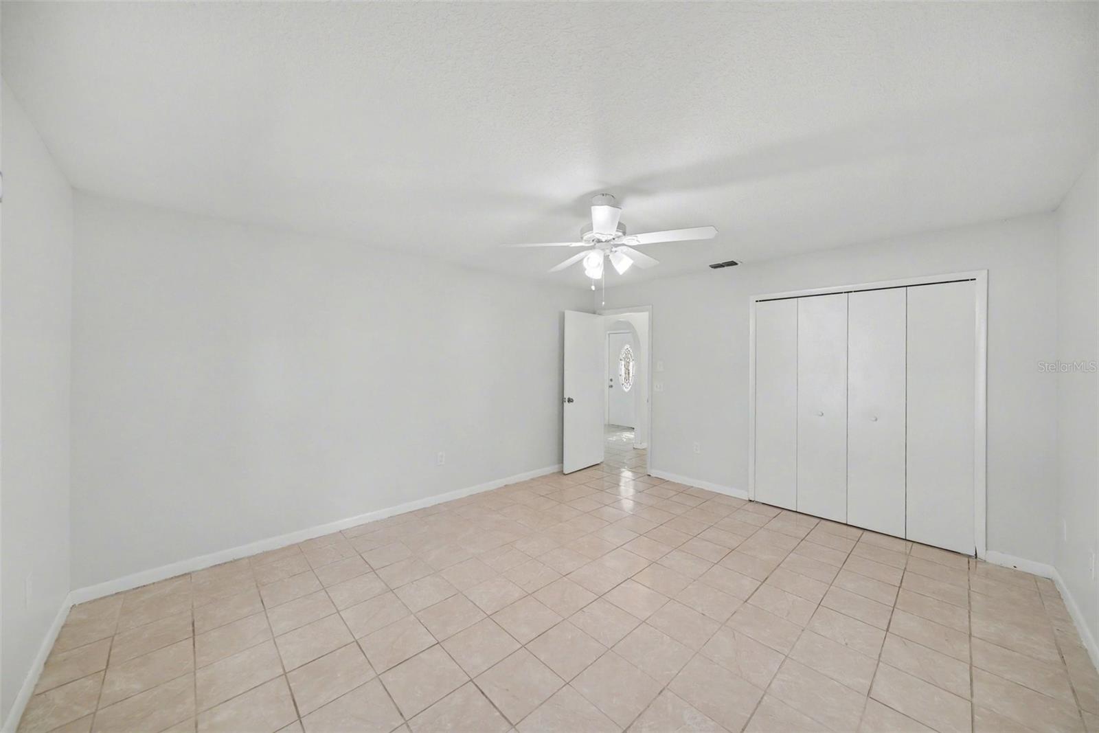 Listing photo id 15 for 113 Ruskin Avenue