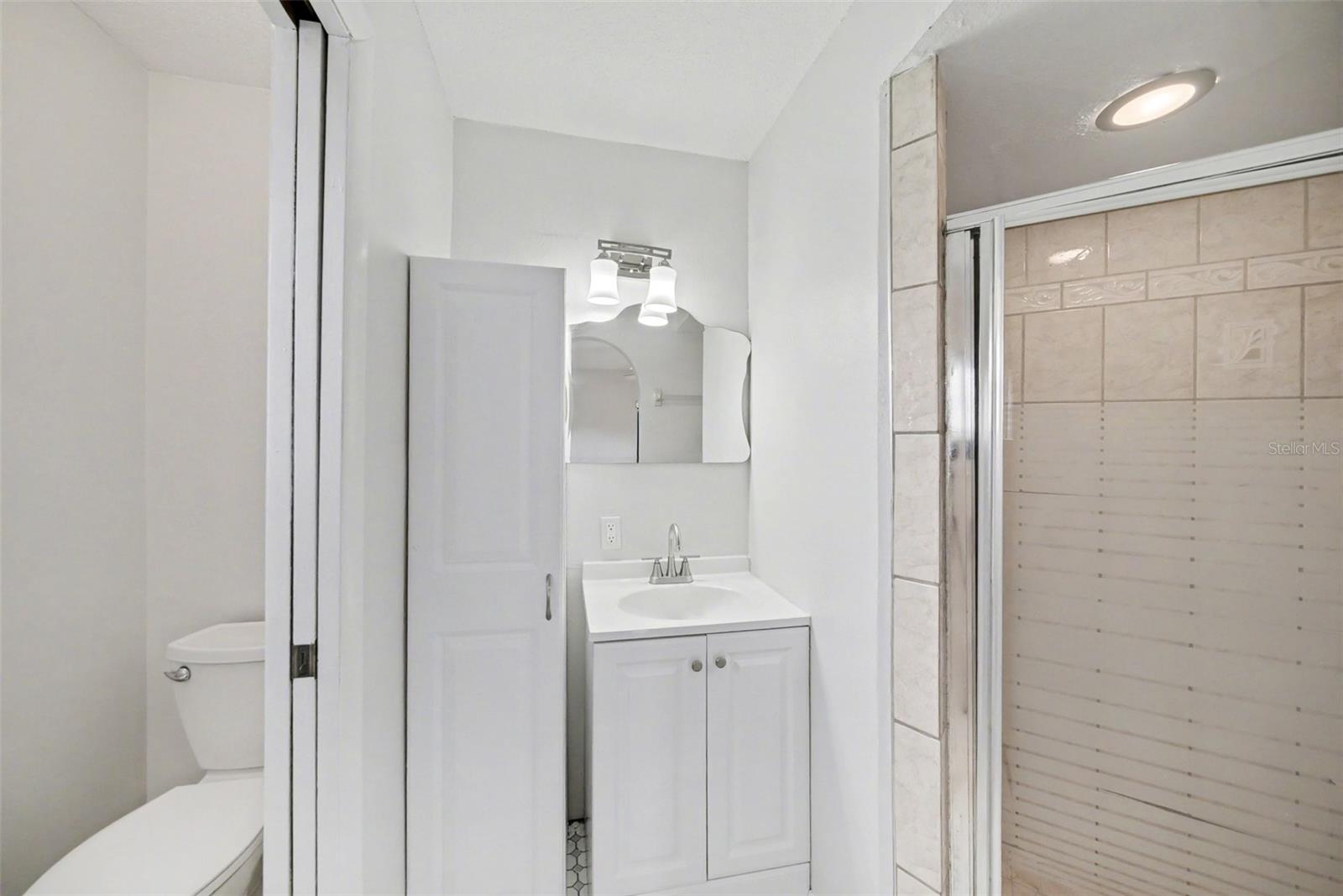 Listing photo id 18 for 113 Ruskin Avenue