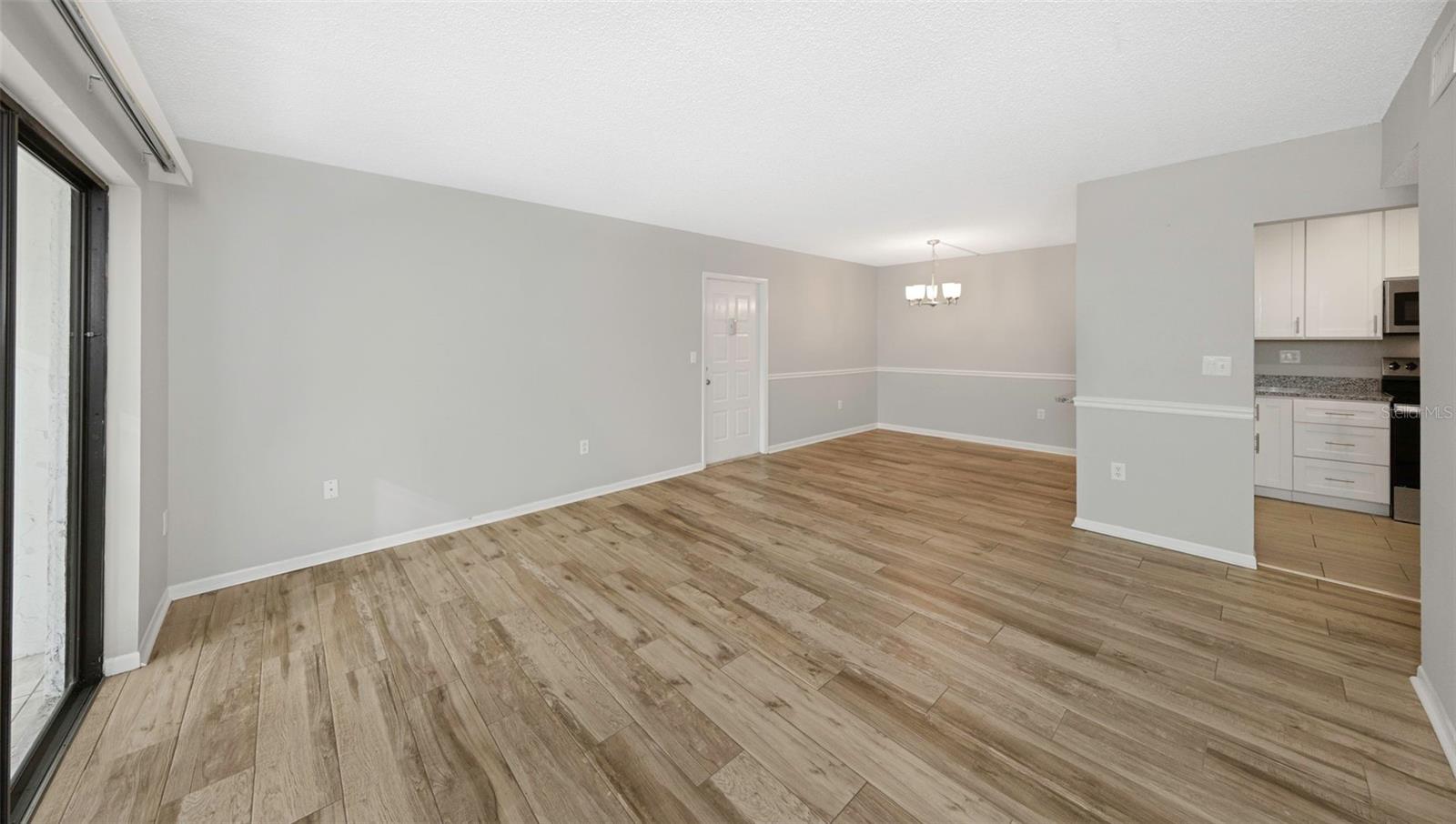 Image 10 of 50 For 1308 Pine Ridge Circle E H1