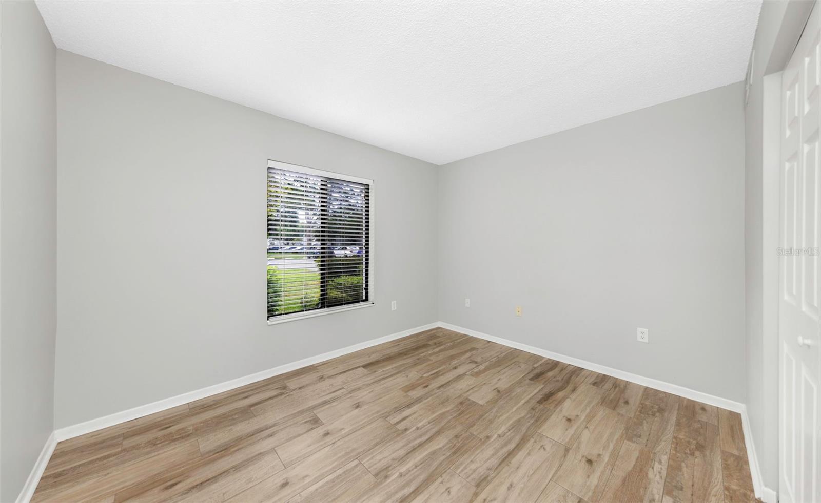 Image 18 of 50 For 1308 Pine Ridge Circle E H1