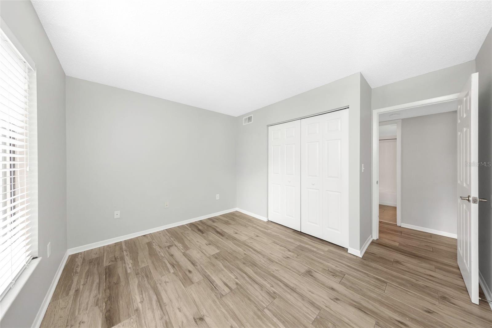 Image 19 of 50 For 1308 Pine Ridge Circle E H1