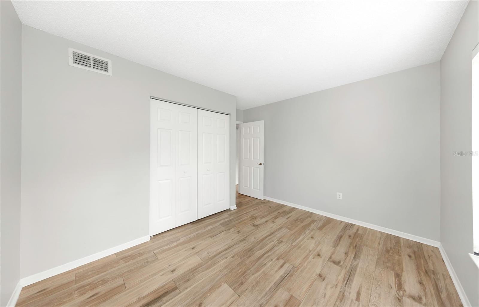 Image 20 of 50 For 1308 Pine Ridge Circle E H1