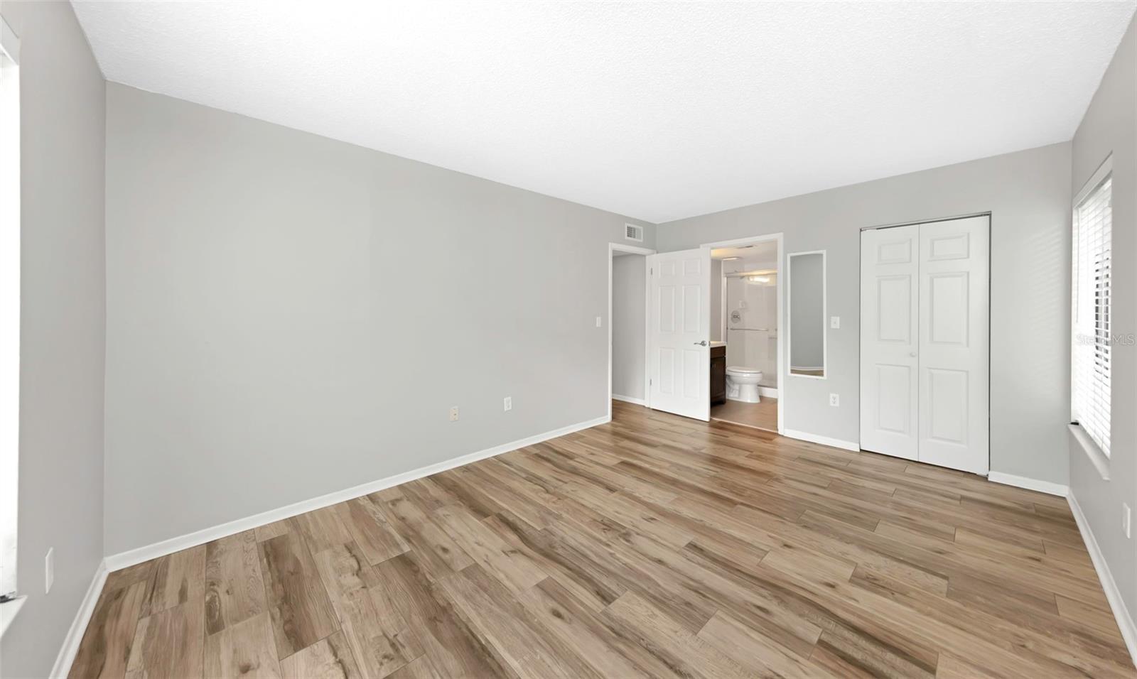 Image 22 of 50 For 1308 Pine Ridge Circle E H1