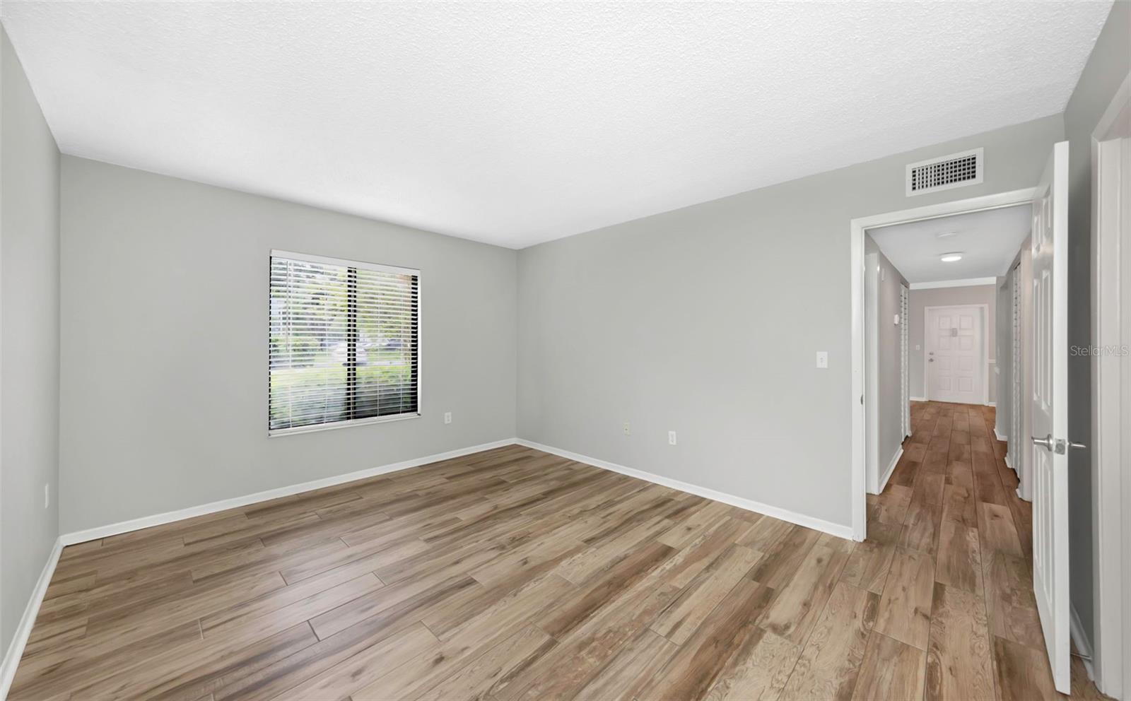 Image 23 of 50 For 1308 Pine Ridge Circle E H1