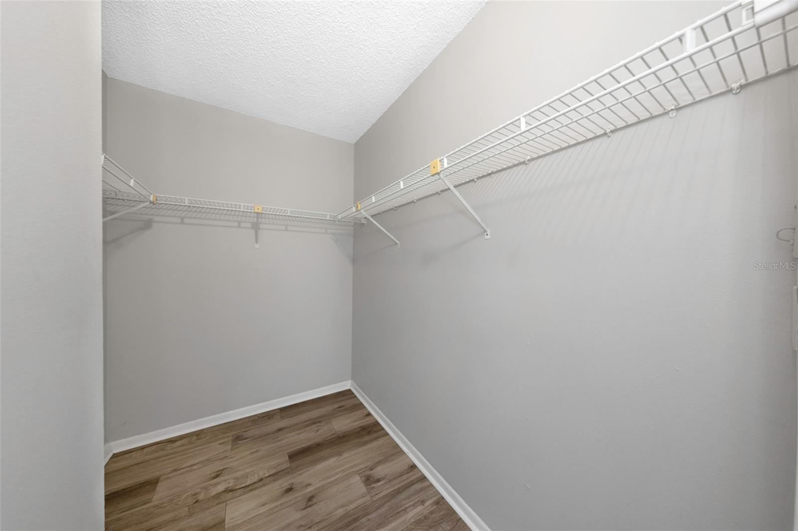 Image 24 of 50 For 1308 Pine Ridge Circle E H1