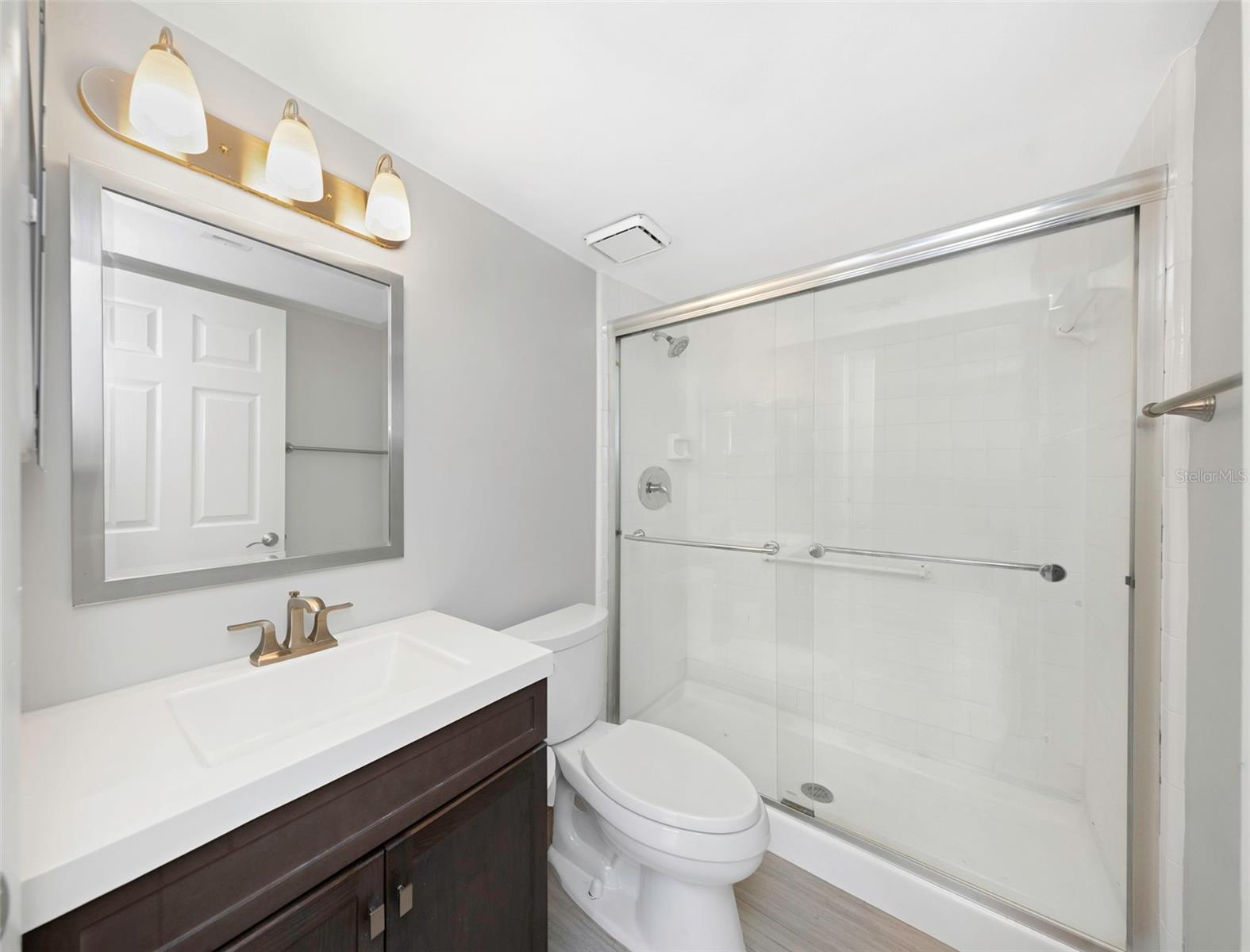 Image 25 of 50 For 1308 Pine Ridge Circle E H1