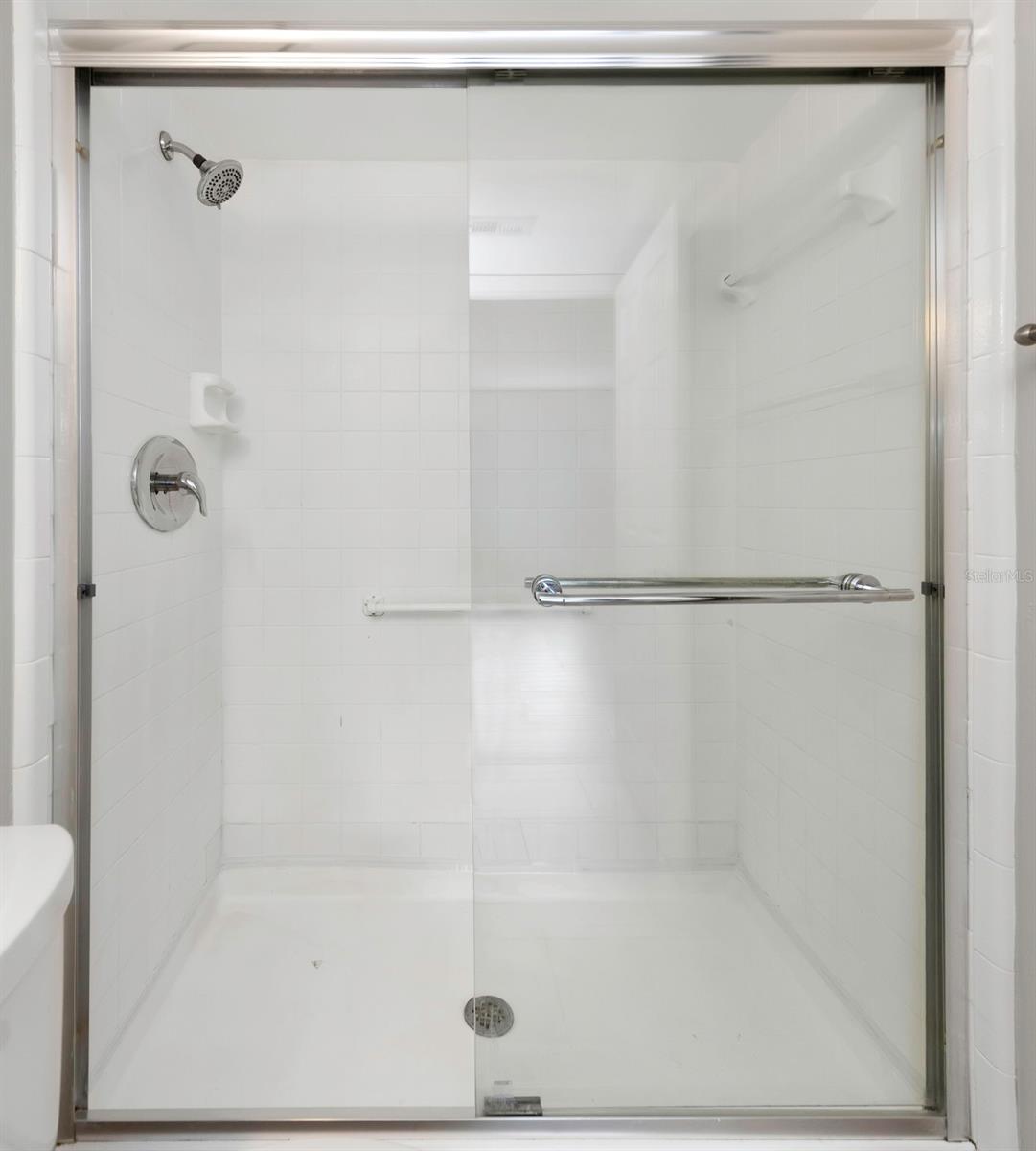 Image 26 of 50 For 1308 Pine Ridge Circle E H1