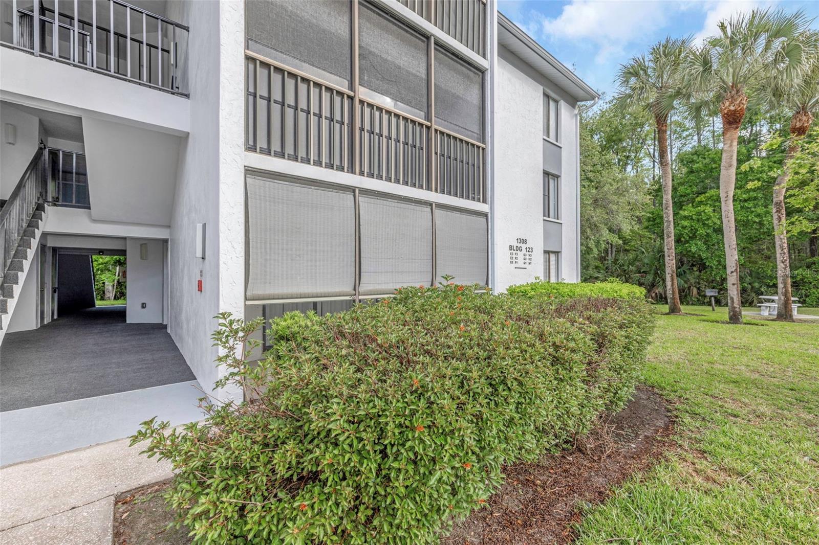 Image 34 of 50 For 1308 Pine Ridge Circle E H1