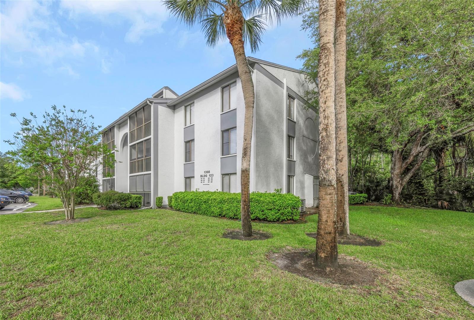 Image 35 of 50 For 1308 Pine Ridge Circle E H1