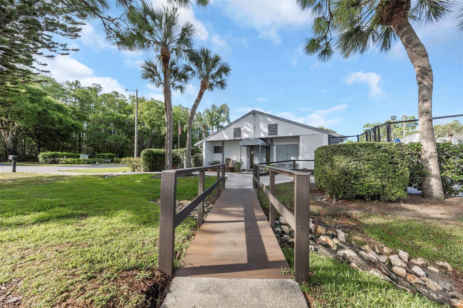 Image 38 of 50 For 1308 Pine Ridge Circle E H1