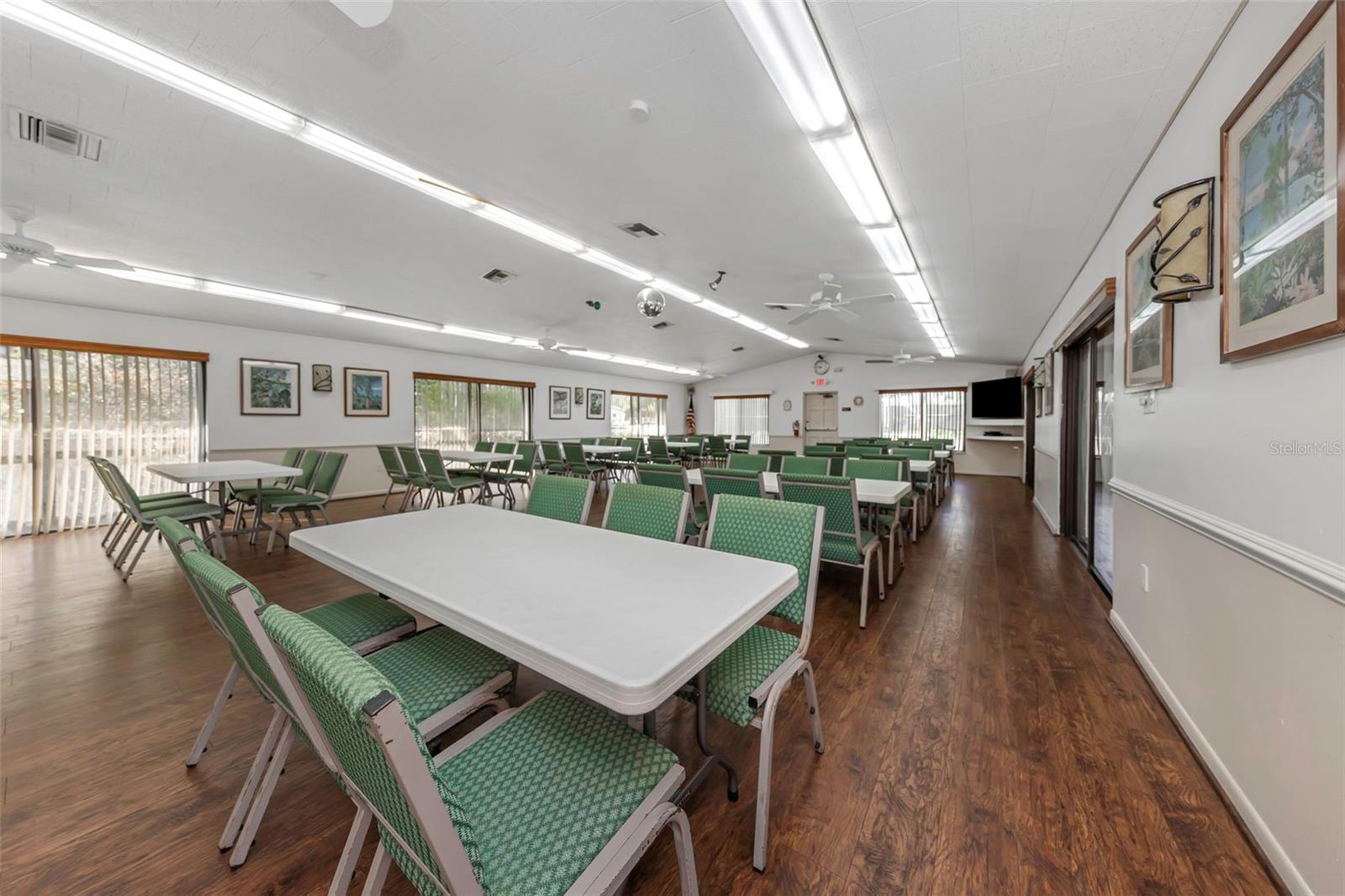 Image 39 of 50 For 1308 Pine Ridge Circle E H1