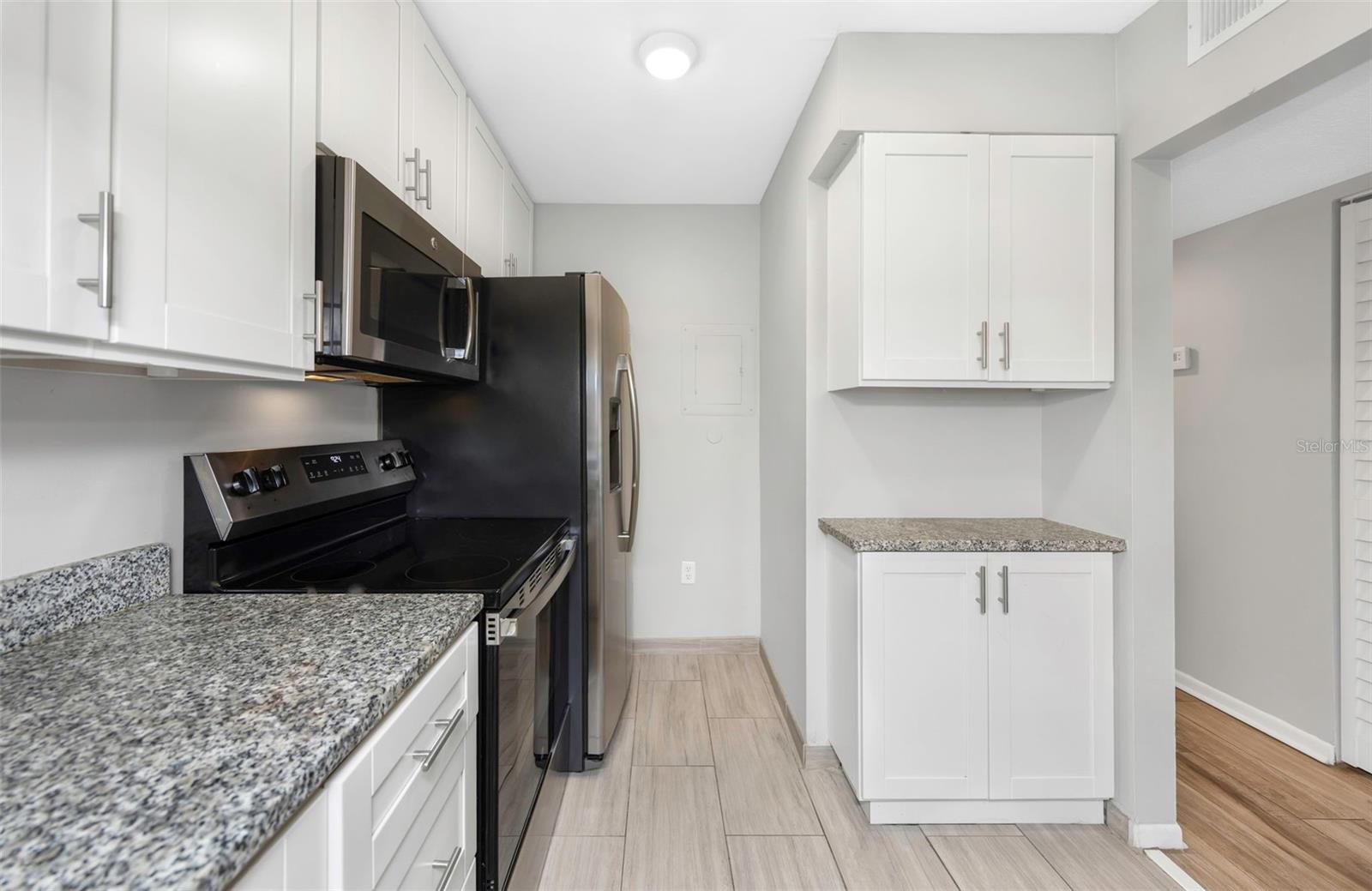 Image 7 of 50 For 1308 Pine Ridge Circle E H1