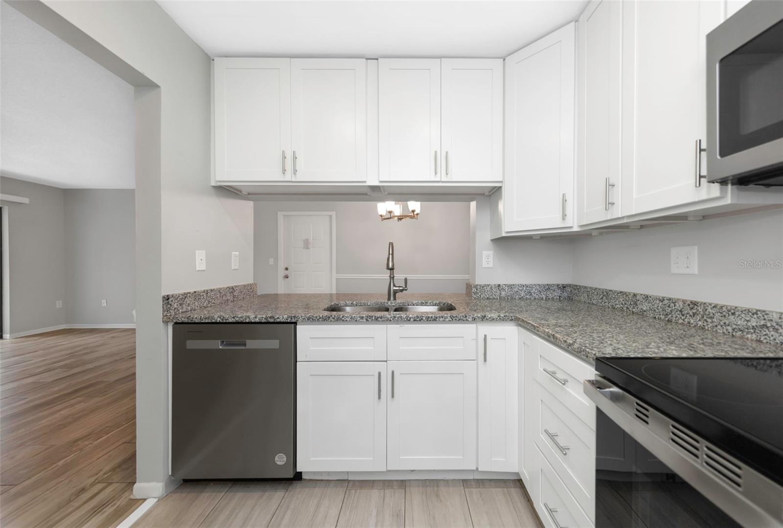 Image 8 of 50 For 1308 Pine Ridge Circle E H1