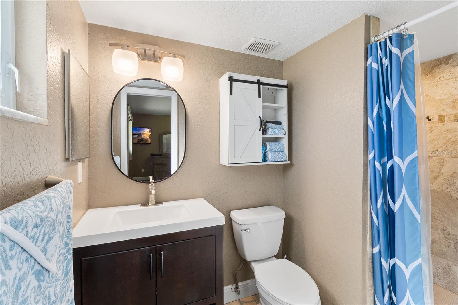 Image 23 of 43 For 7001 18th Street N