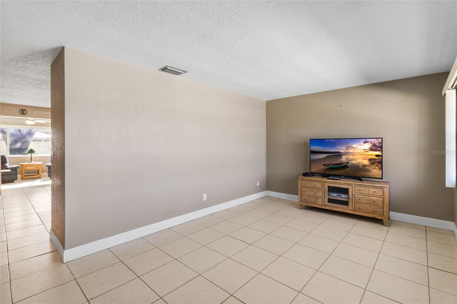 Image 7 of 43 For 7001 18th Street N