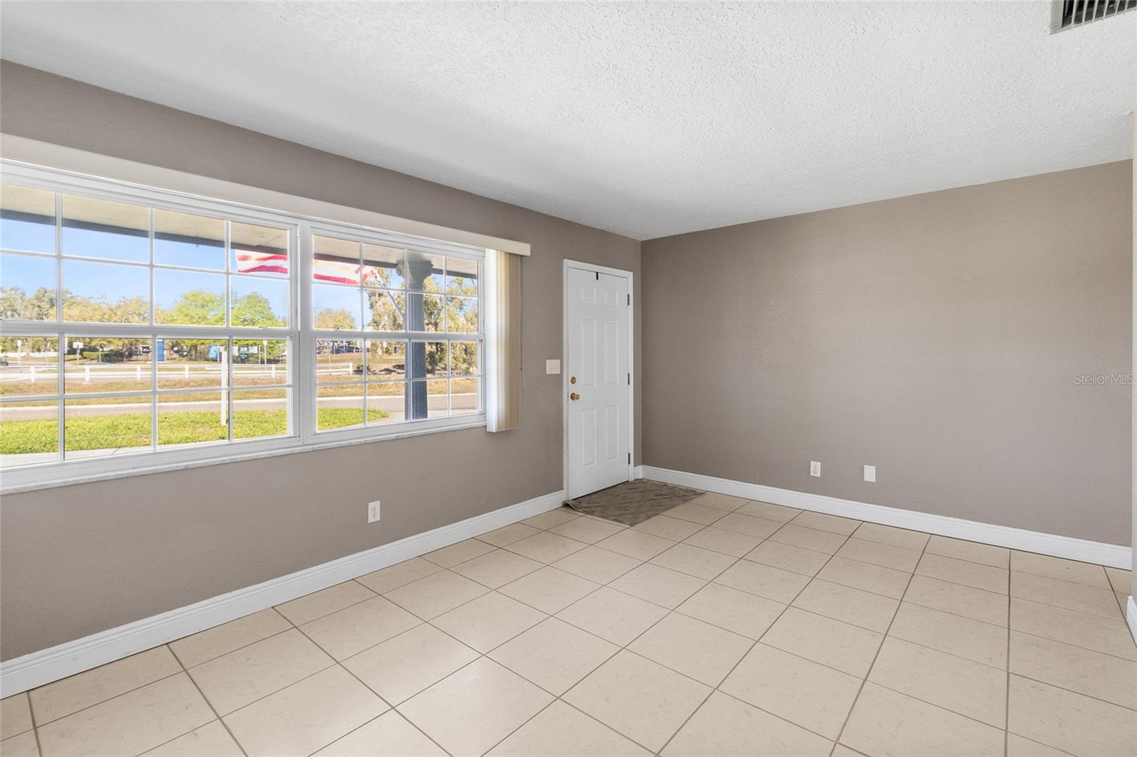 Image 8 of 43 For 7001 18th Street N