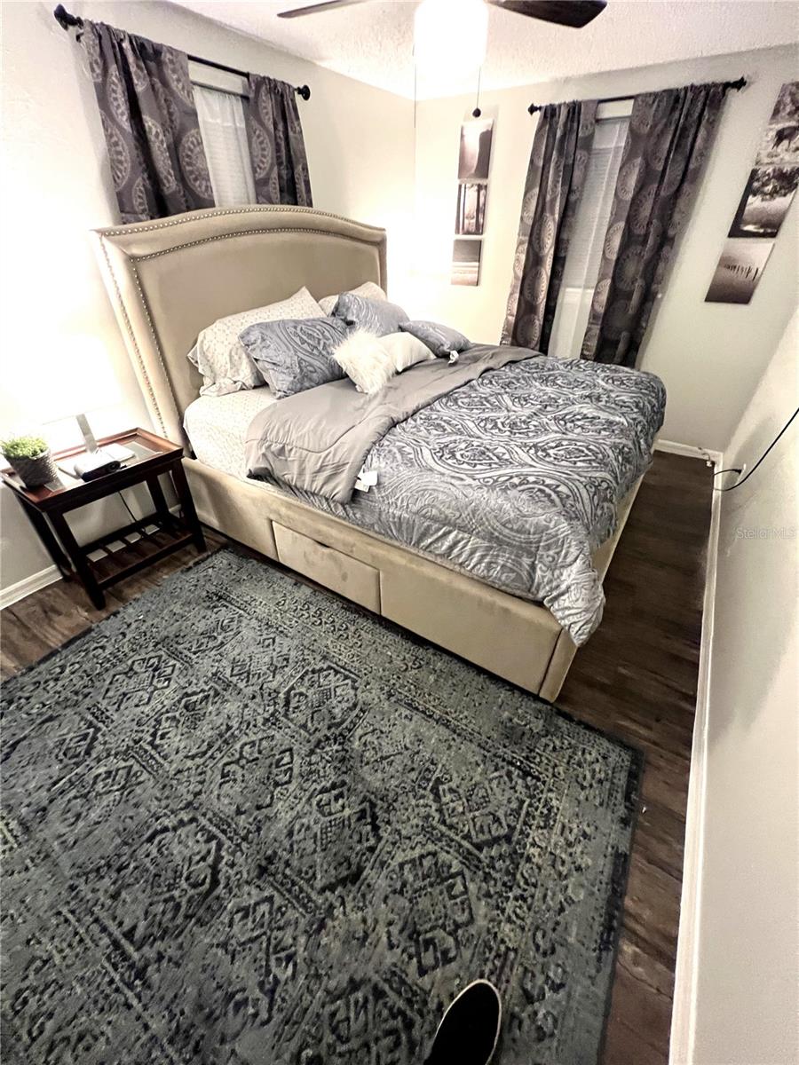 Image 17 of 27 For 522 Rosery Road Nw