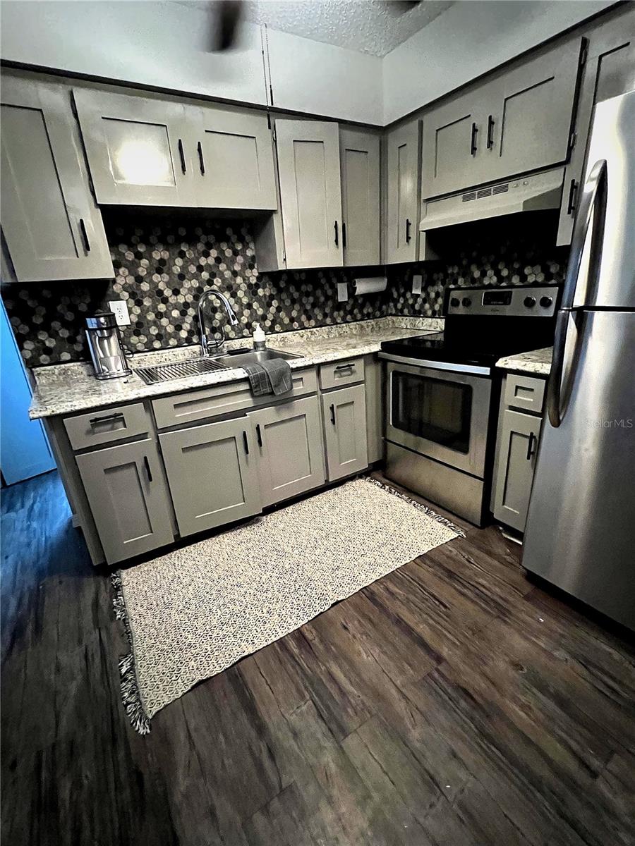 Image 19 of 27 For 522 Rosery Road Nw