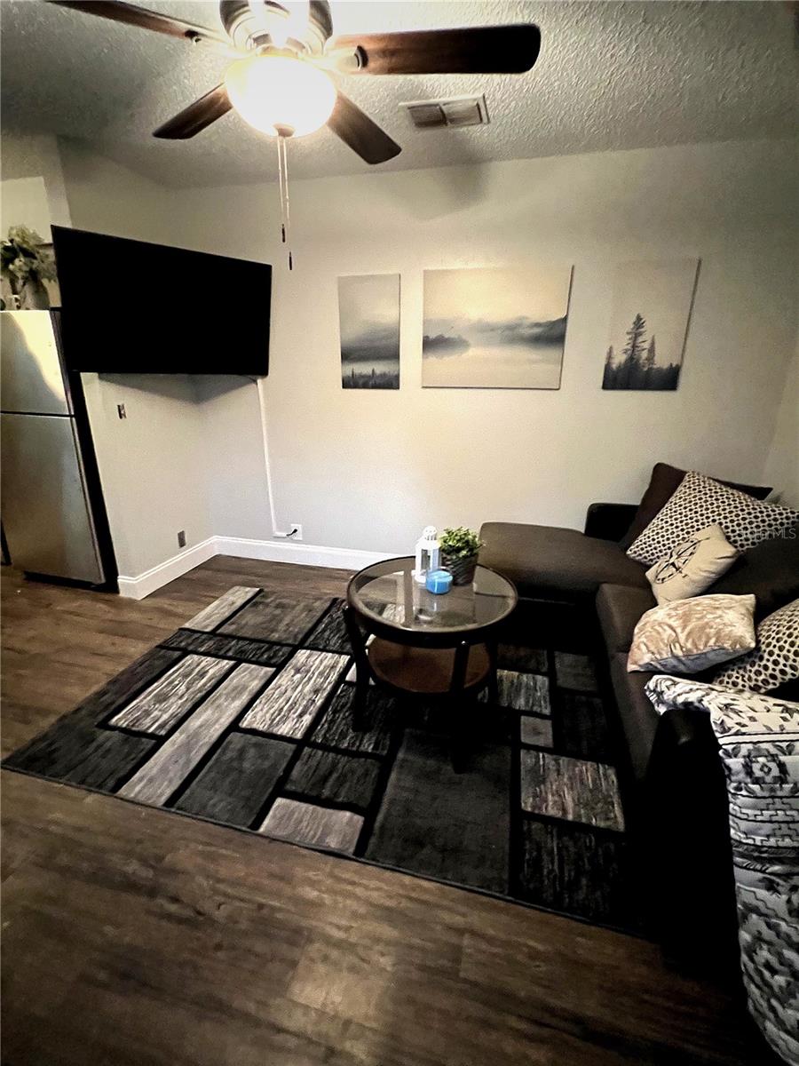 Image 21 of 27 For 522 Rosery Road Nw