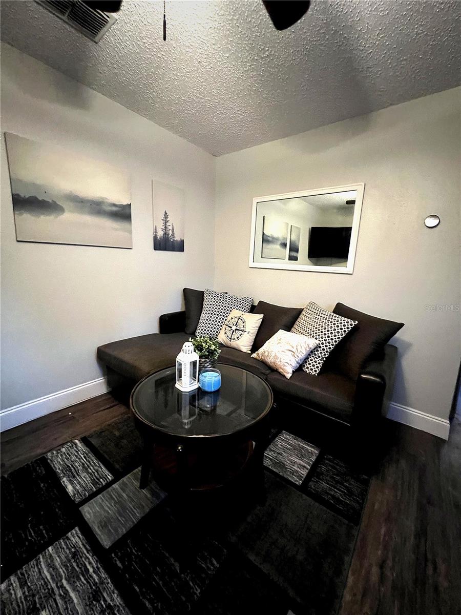 Image 25 of 27 For 522 Rosery Road Nw