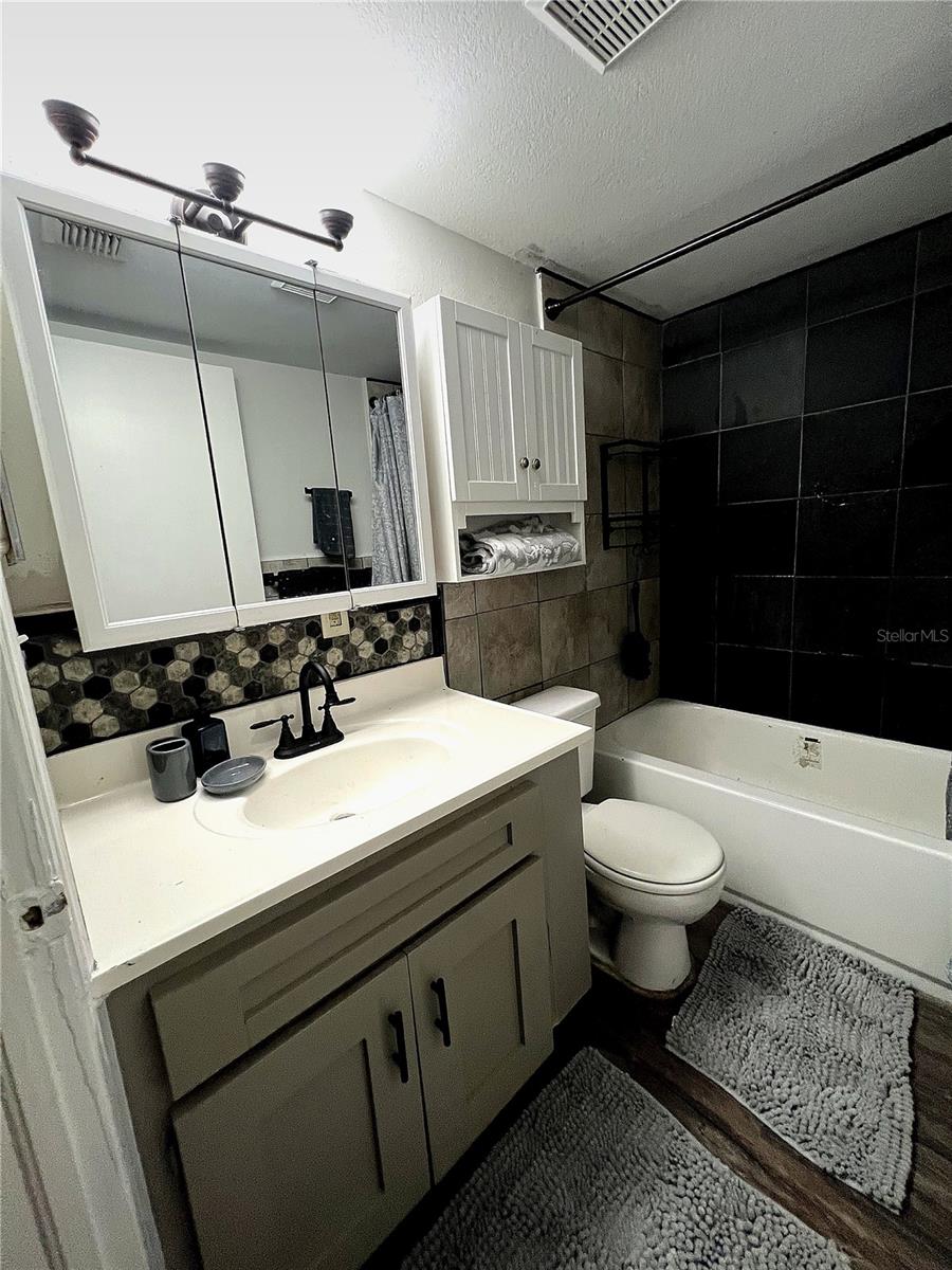 Image 26 of 27 For 522 Rosery Road Nw