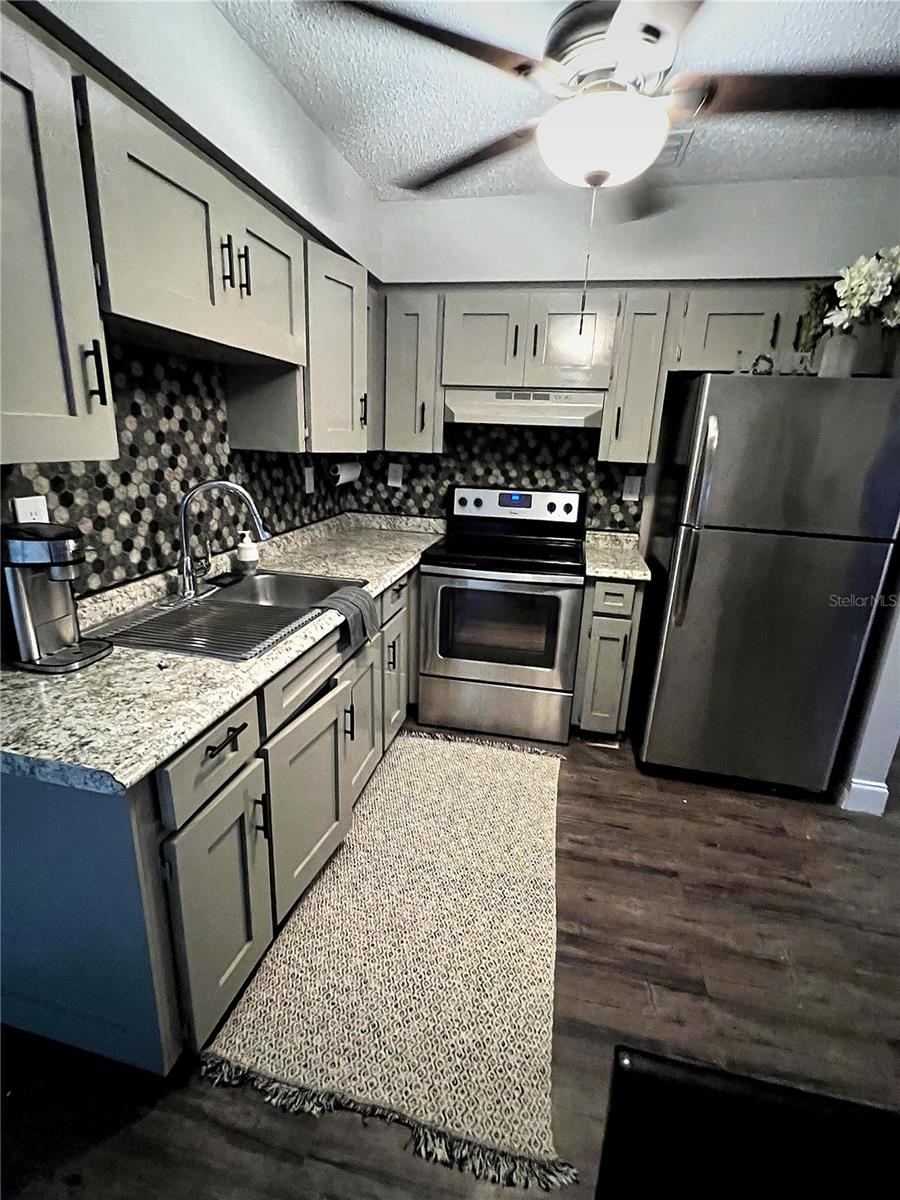 Image 27 of 27 For 522 Rosery Road Nw