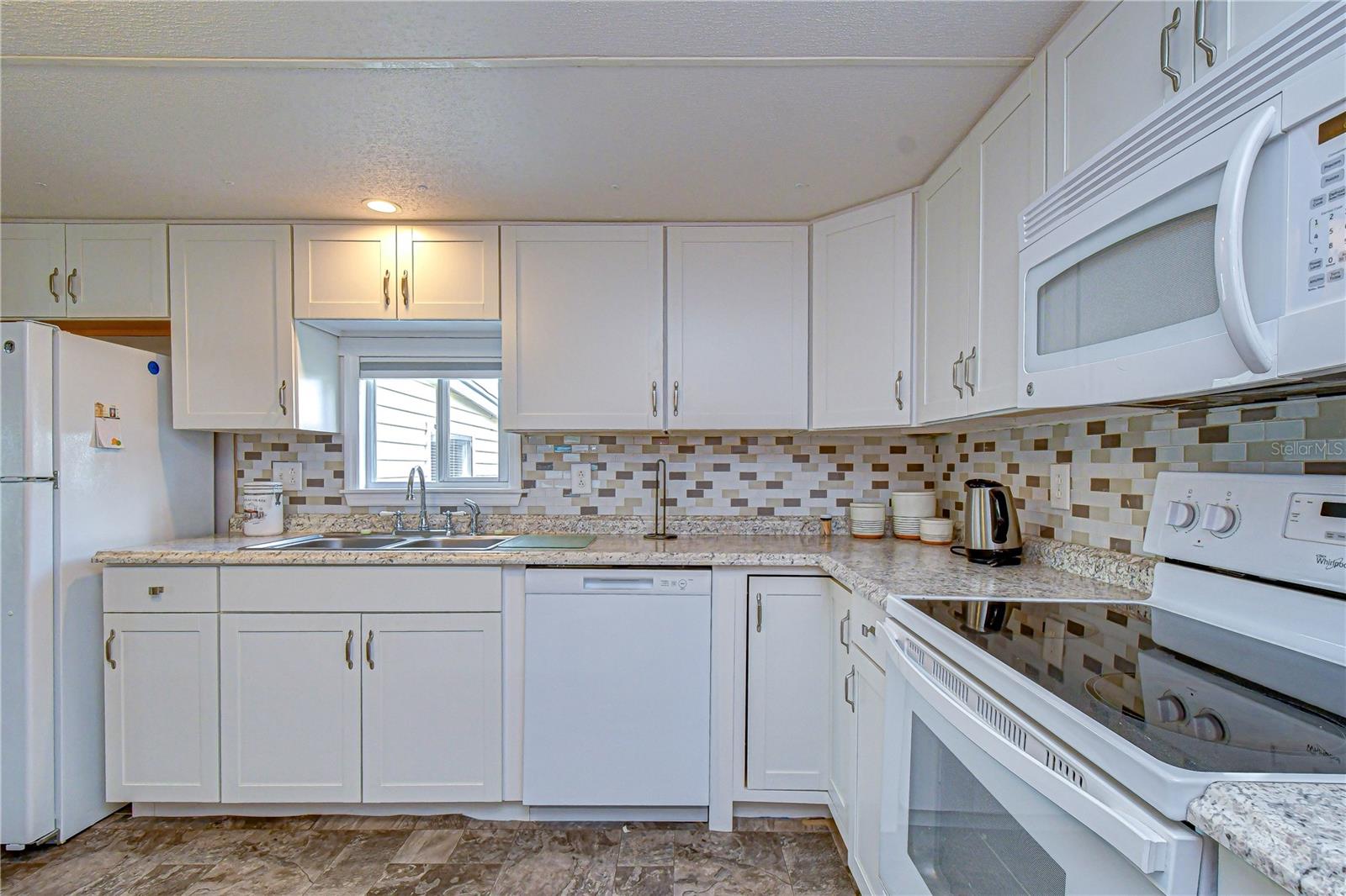 Image 10 of 48 For 38634 Lansing Avenue