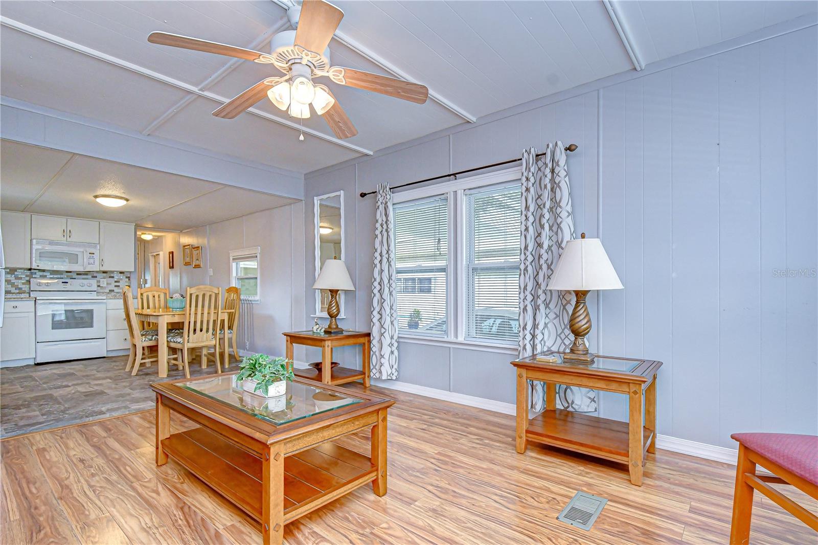 Image 12 of 48 For 38634 Lansing Avenue