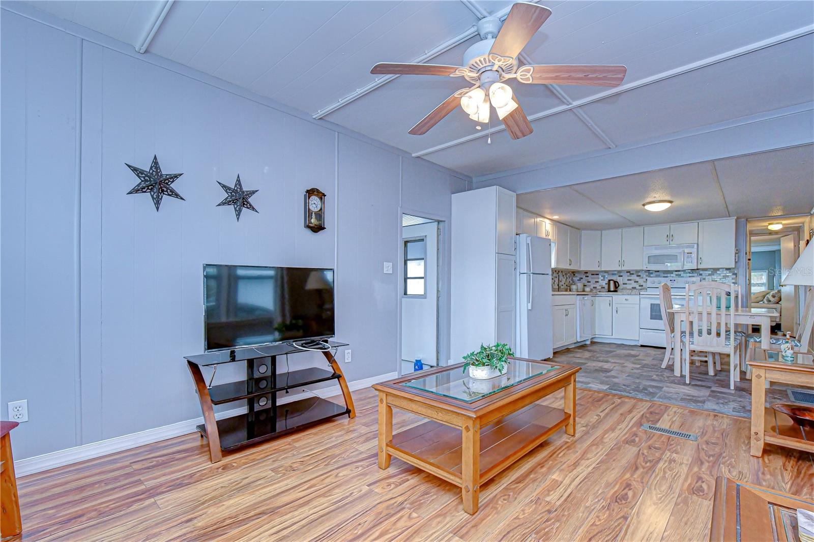 Image 13 of 48 For 38634 Lansing Avenue