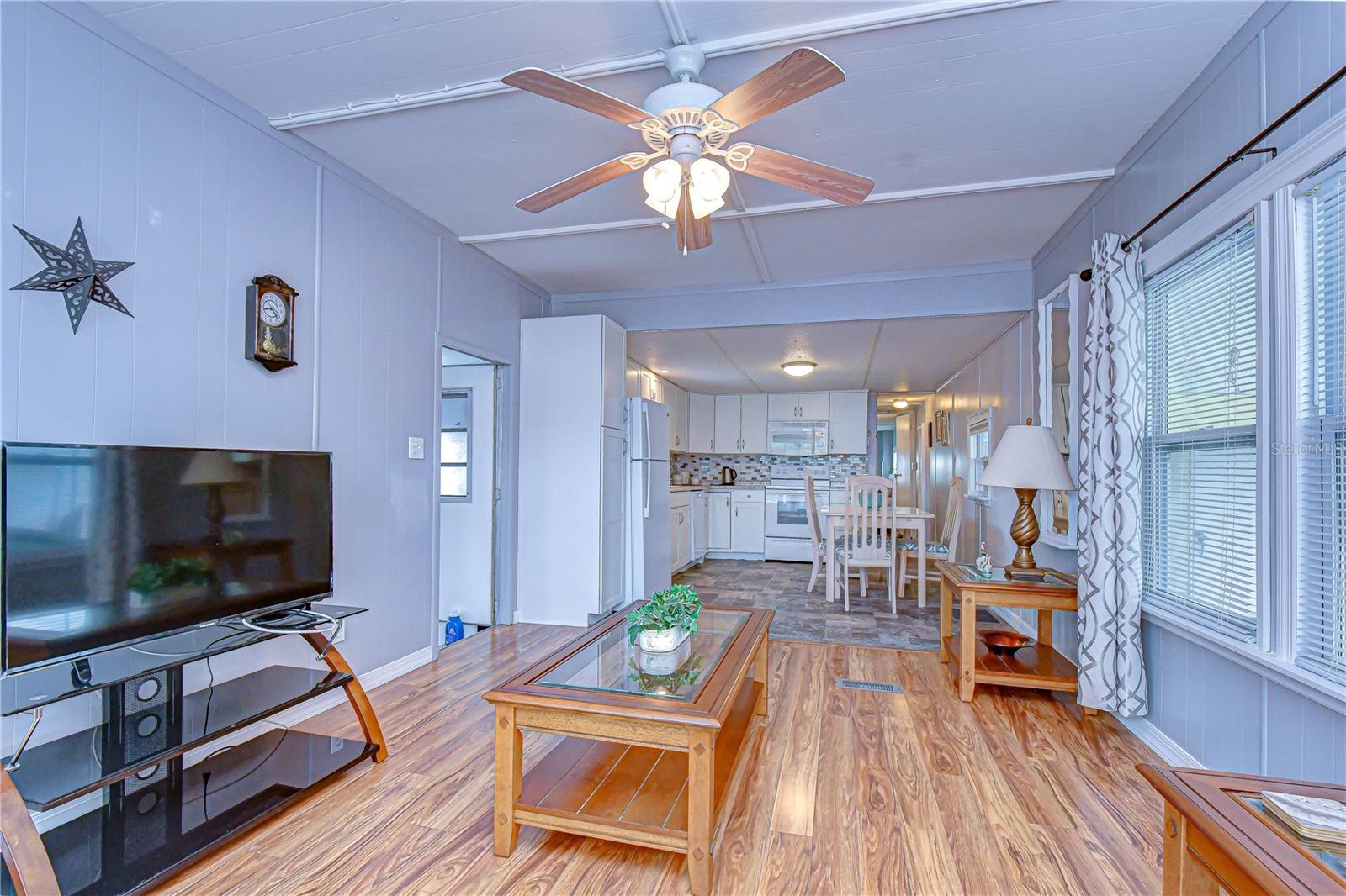 Image 14 of 48 For 38634 Lansing Avenue