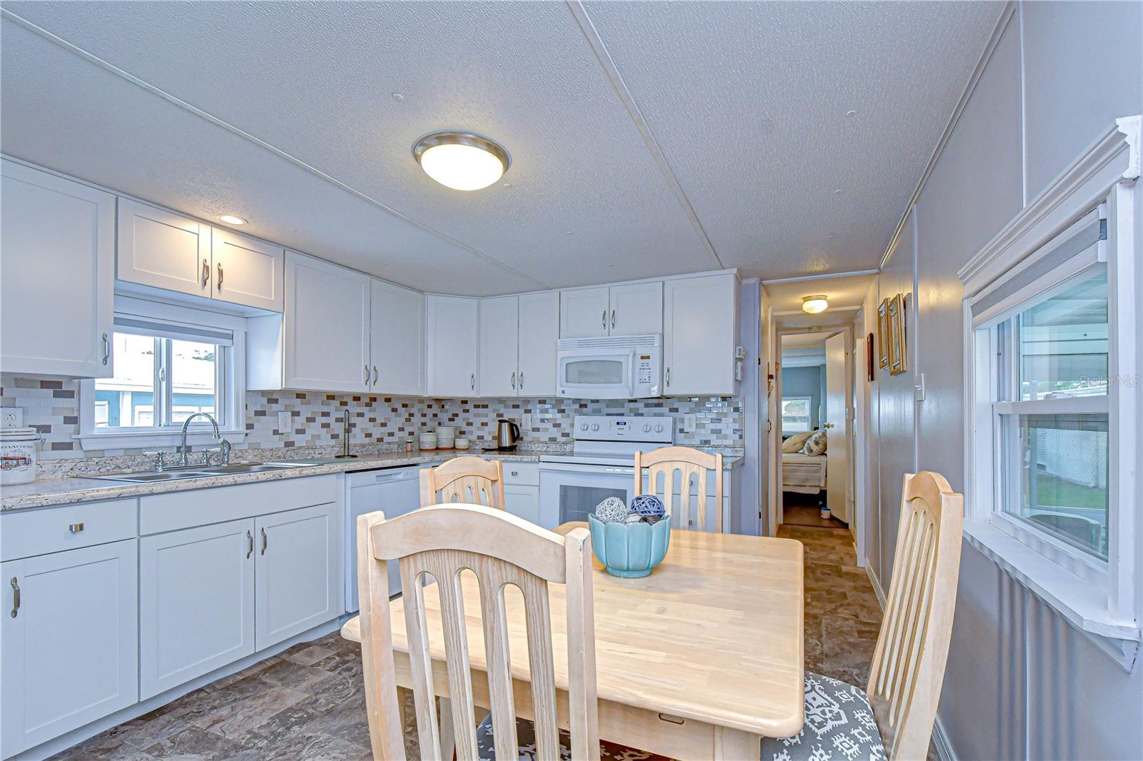 Image 15 of 48 For 38634 Lansing Avenue