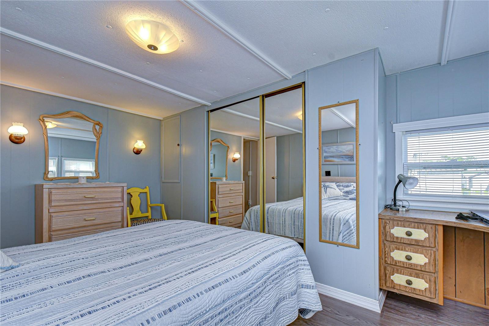 Image 20 of 48 For 38634 Lansing Avenue