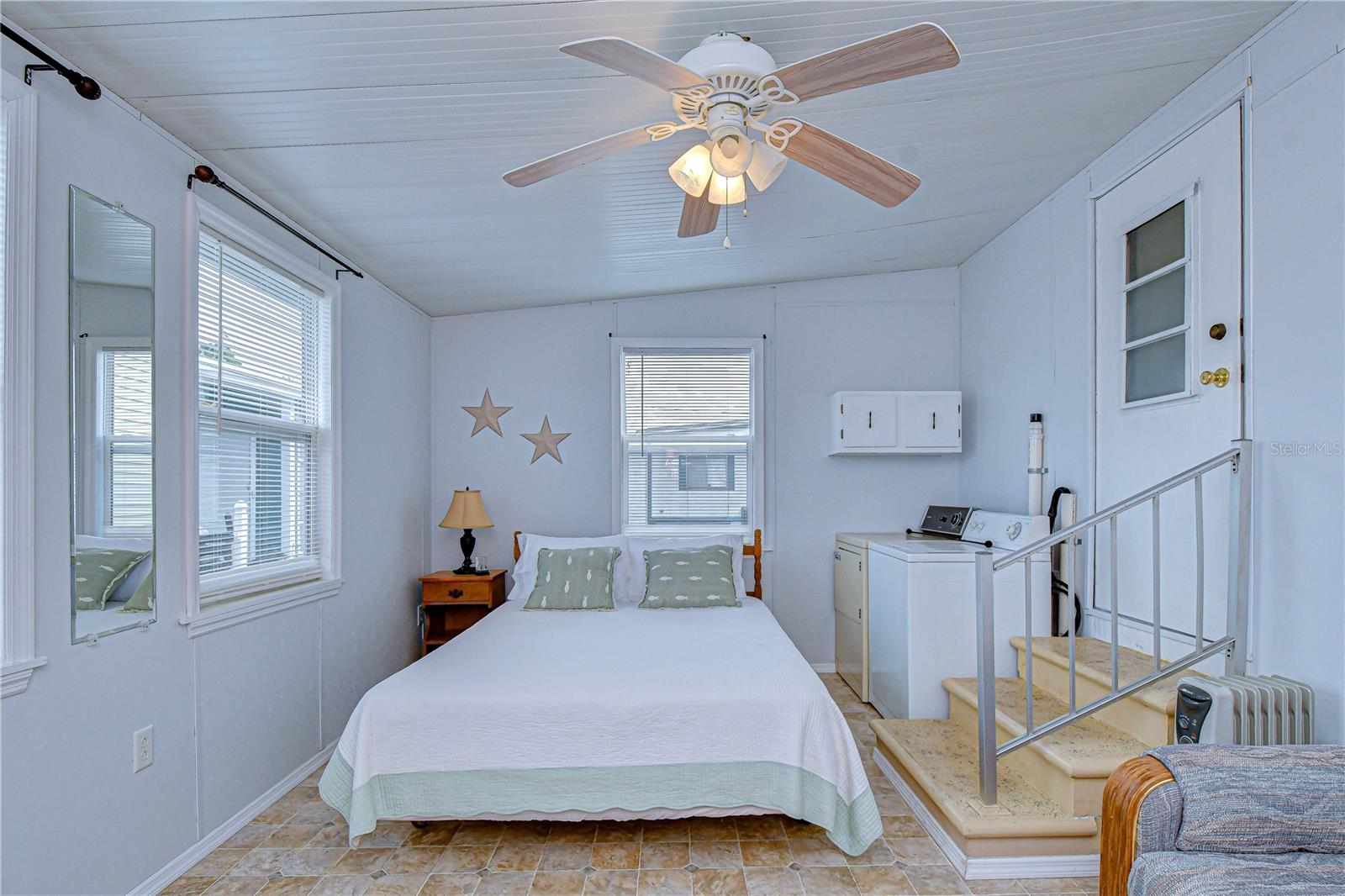 Image 23 of 48 For 38634 Lansing Avenue