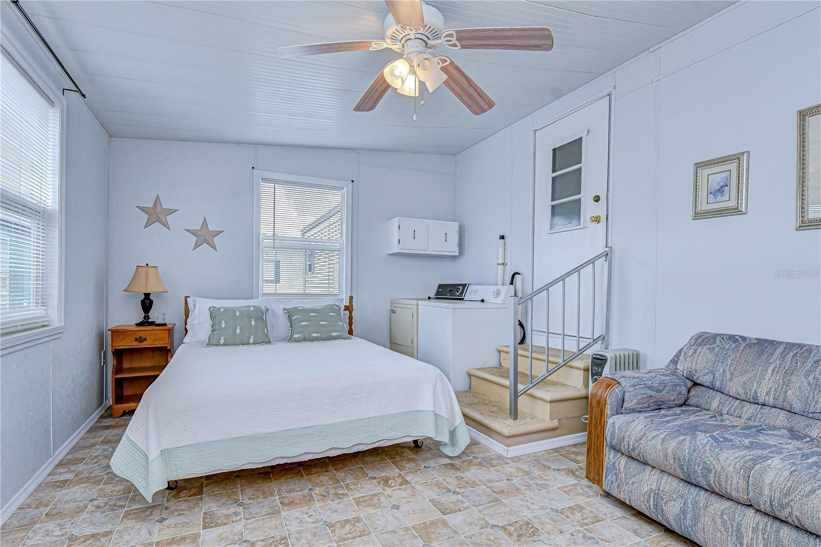 Image 24 of 48 For 38634 Lansing Avenue