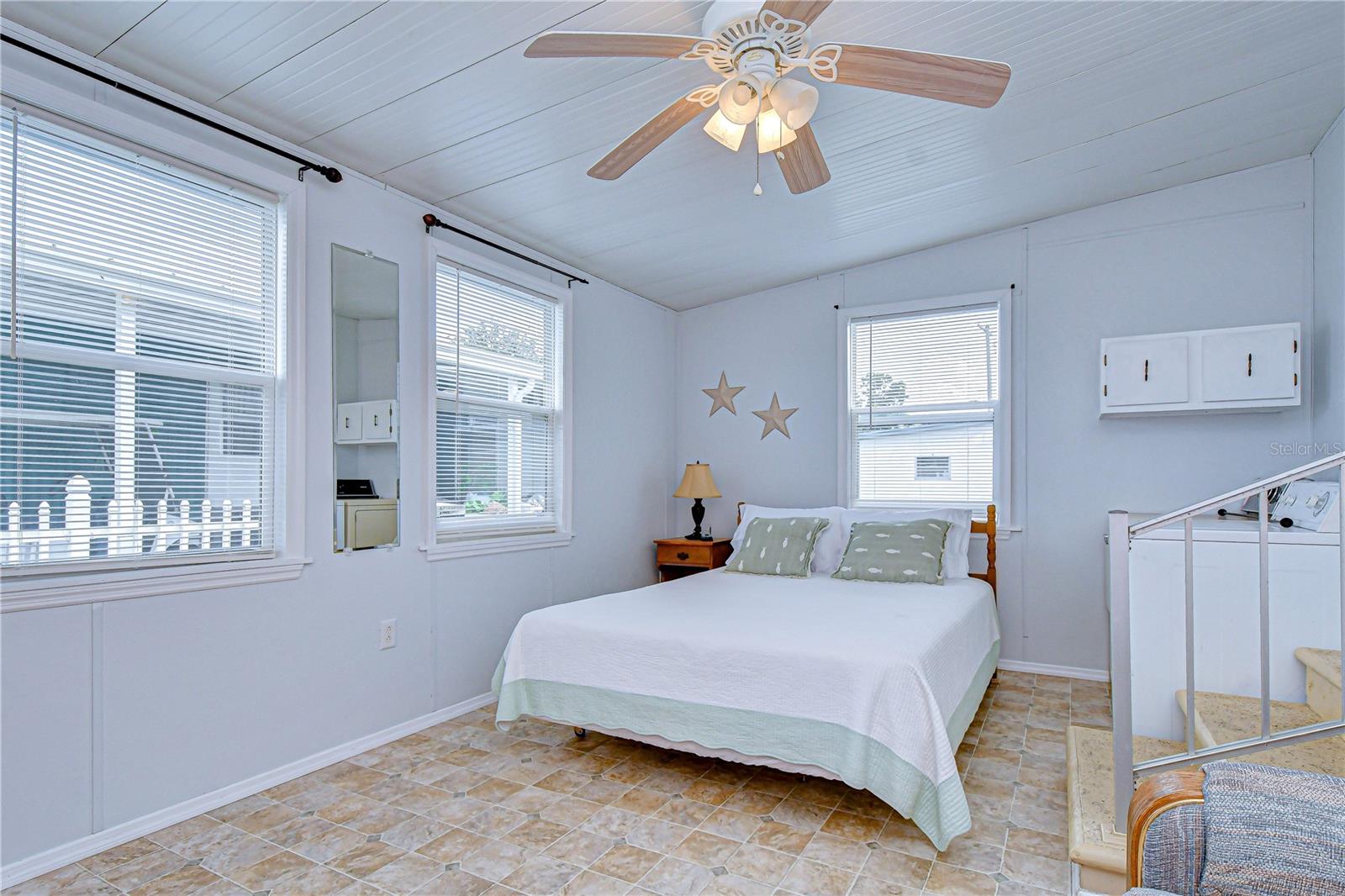 Image 25 of 48 For 38634 Lansing Avenue