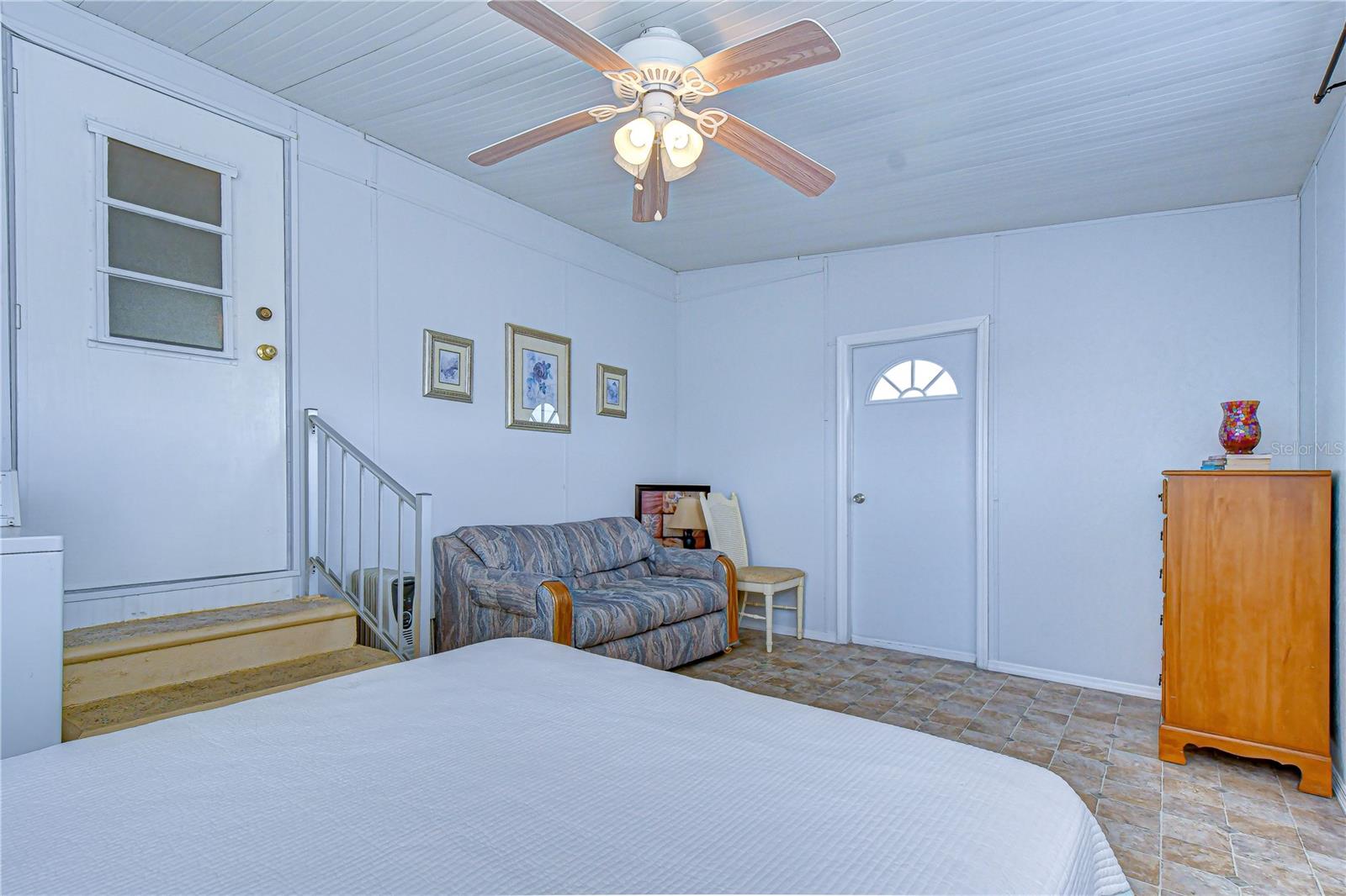 Image 26 of 48 For 38634 Lansing Avenue