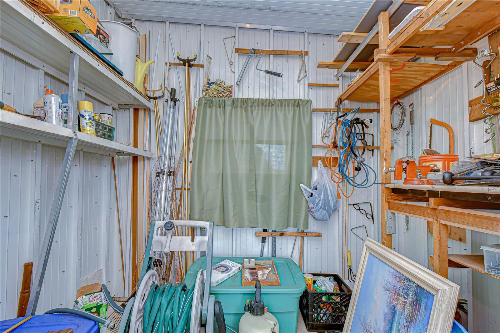 Image 28 of 48 For 38634 Lansing Avenue