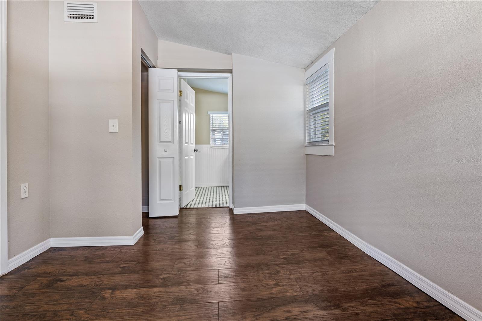 Image 14 of 21 For 1209 Ida Street