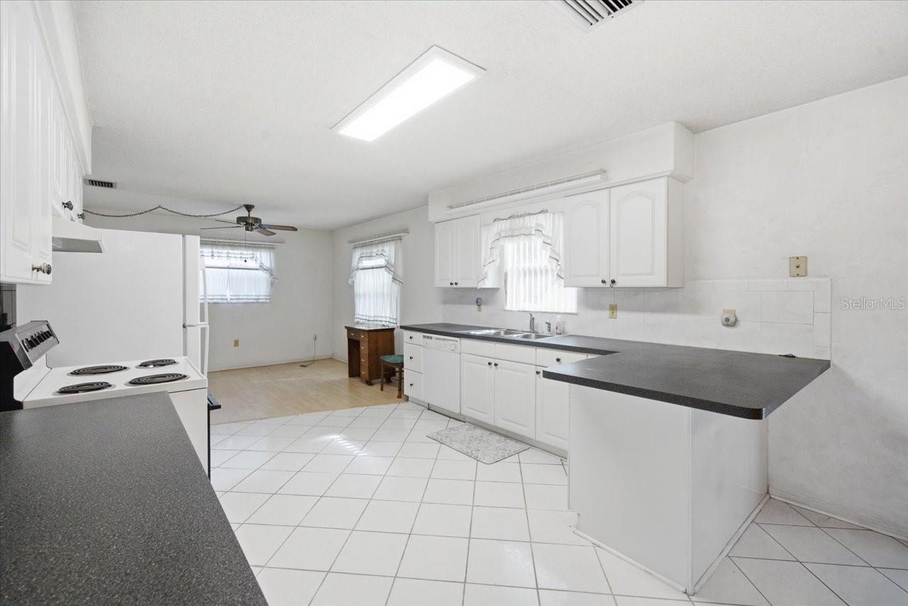 Image 10 of 34 For 140 Patlin Circle E