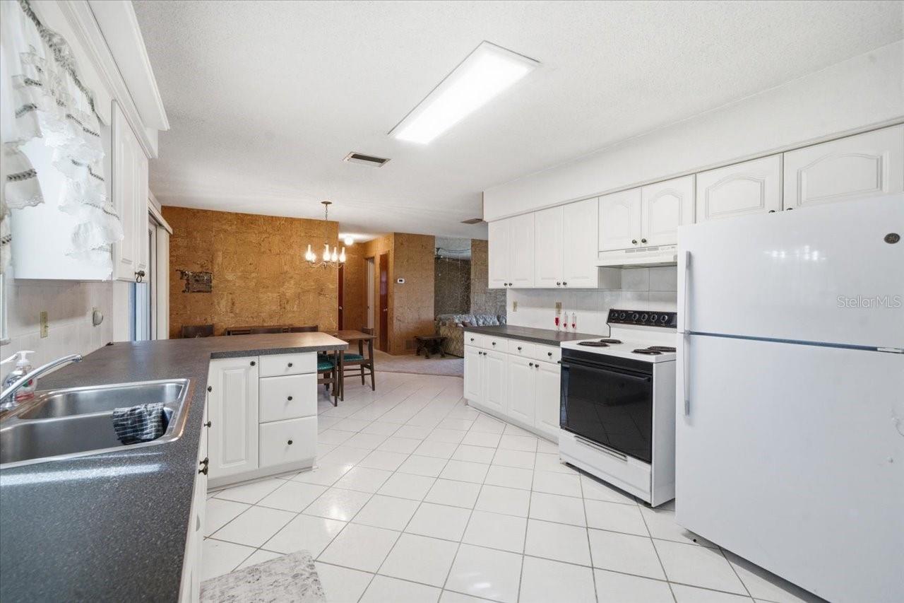 Image 14 of 34 For 140 Patlin Circle E