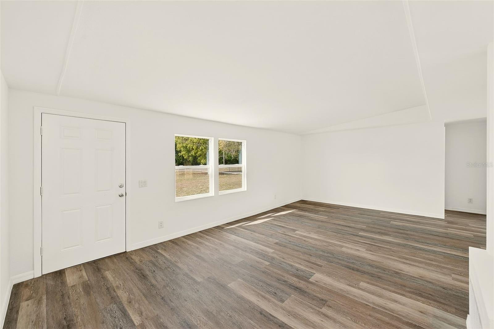 Image 11 of 38 For 10301 Hudson Avenue