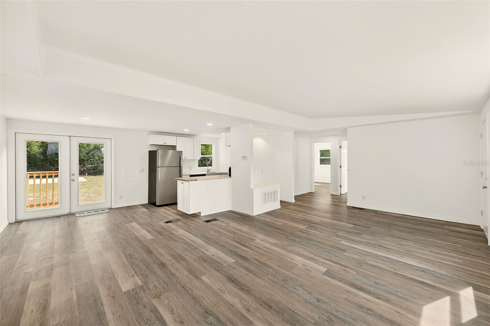 Image 13 of 38 For 10301 Hudson Avenue