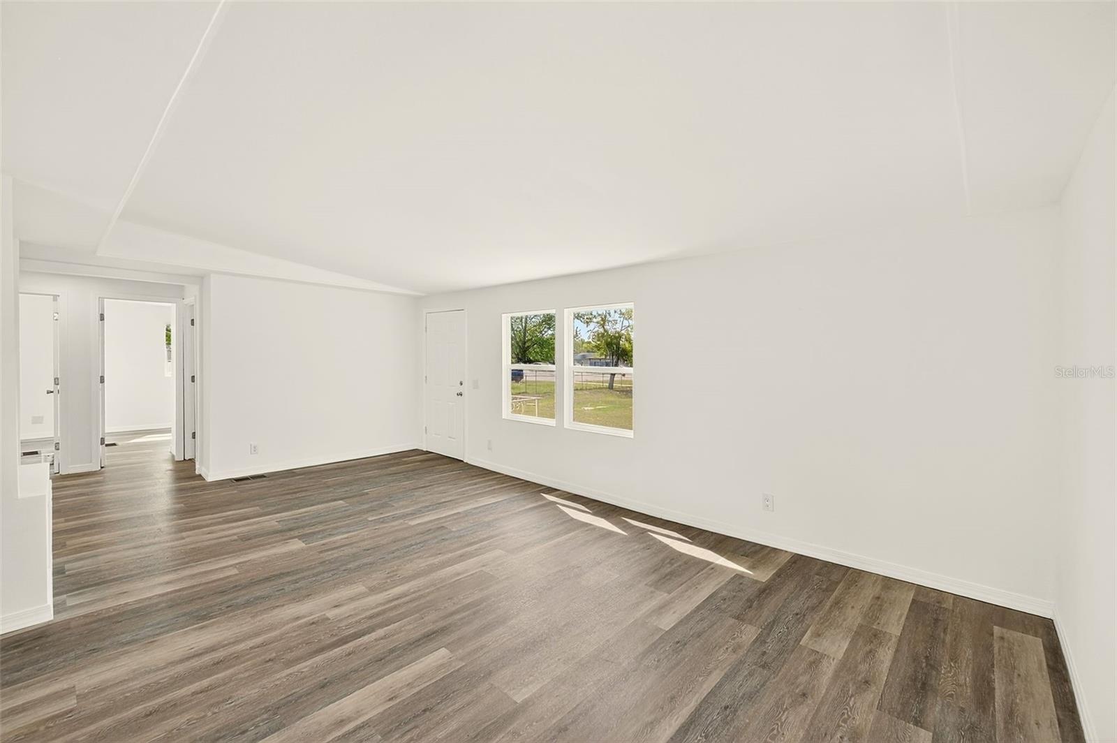 Image 14 of 38 For 10301 Hudson Avenue